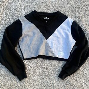 Hollister Black and Gray Colorblock Crop Top